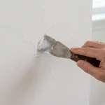 Perbaikan dinding retak.webp